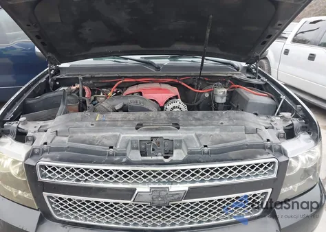 2008 Chevrolet Suburban 1500 Ltz из США, поврежденный, VIN 1GNFC160X8R122975